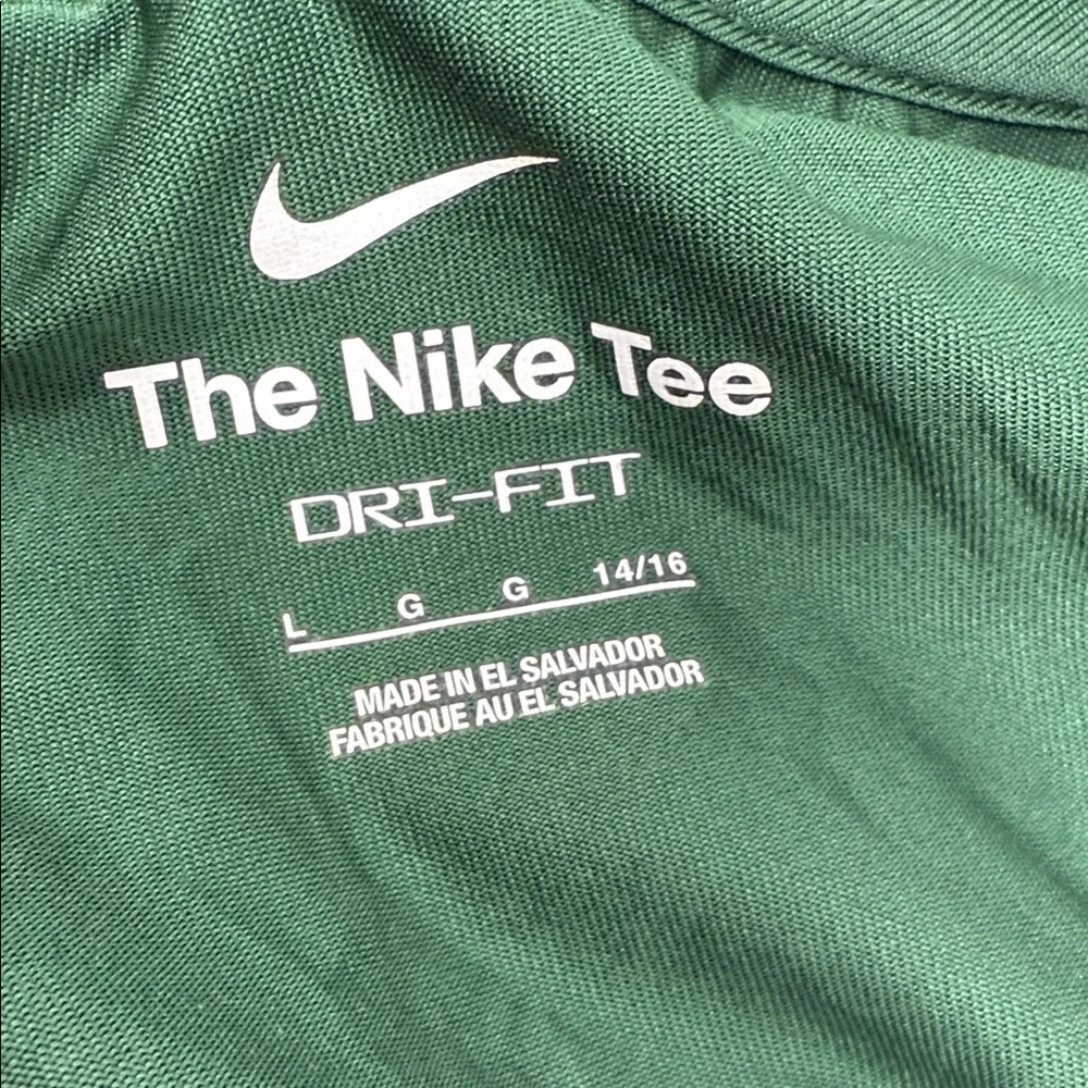 Nike Kid’s Green Milwaukee Bucks Basketball Long Sleeve Shirt Dri-Fit Size Large